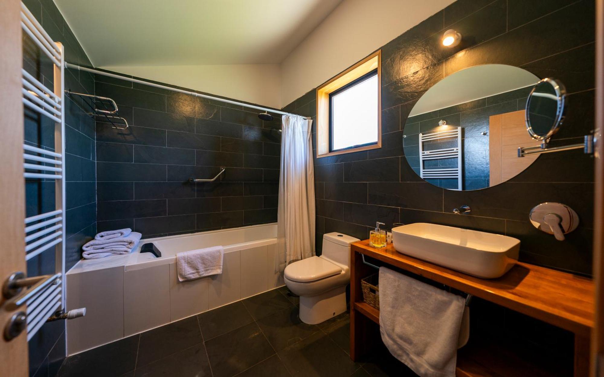 Line Hotel Patagonia Puerto Natales Extérieur photo